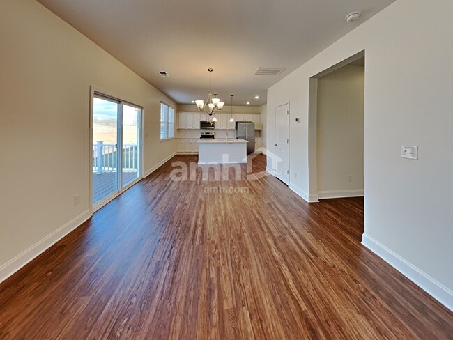 Photo - 156 Larragan Dr