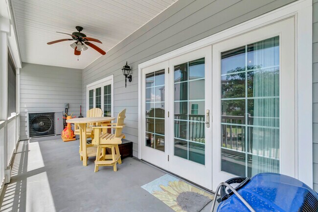 Large Balcony - 2393 Folly Rd Unit 2F