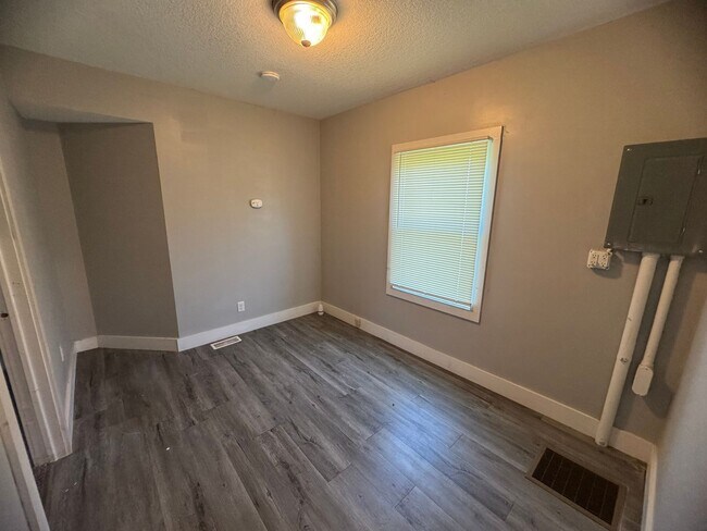 Photo - 929 4th Ave Unit 931