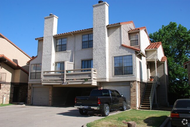 Photo - Woodhaven Crossroads Apartments