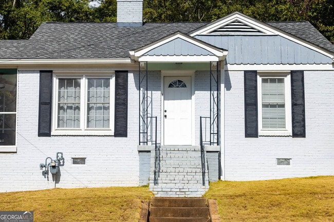Building Photo - 1275 E Forrest Ave