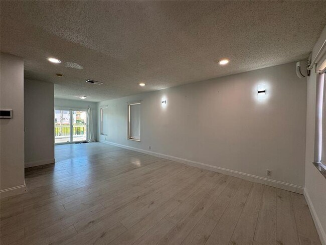 Photo - 7481 Santa Monica Dr