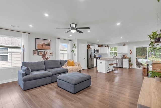 Photo - 922 Daylily Cir