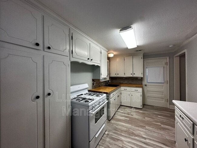 Photo - 3628 Firethorn Dr