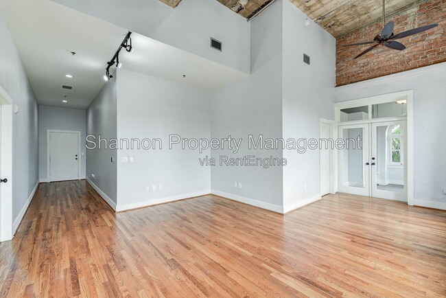 Photo - 2700 Albany St