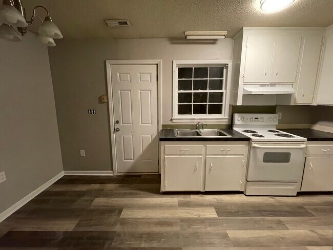 Building Photo - 8844-8850 Deerwood Dr (Quadplex) Rental