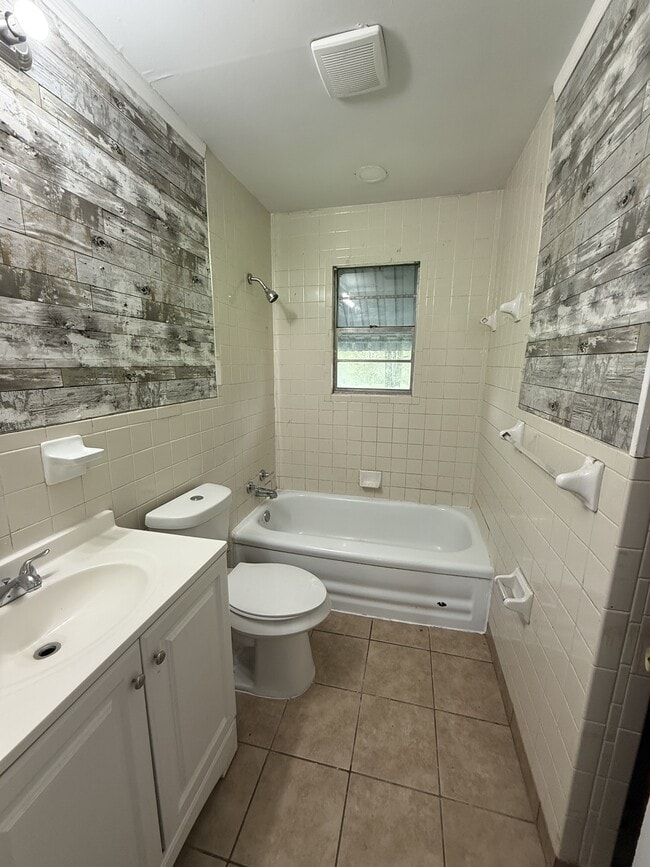 Photo - 1400 Indiana St