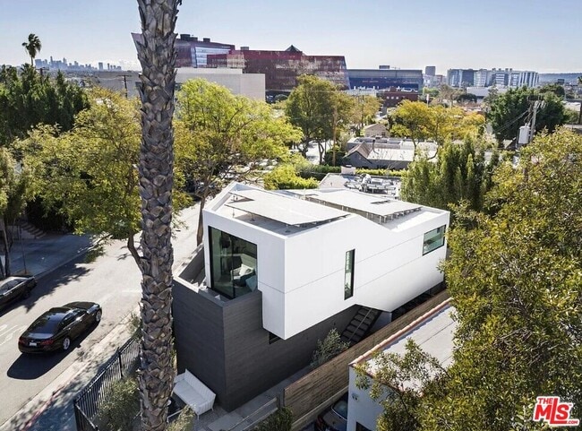 Photo - 855 Hilldale Ave