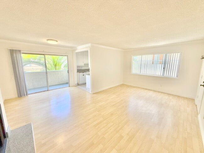Building Photo - 1534 11th St Unit 1