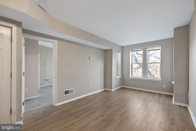 Photo - 827 N Jackson St