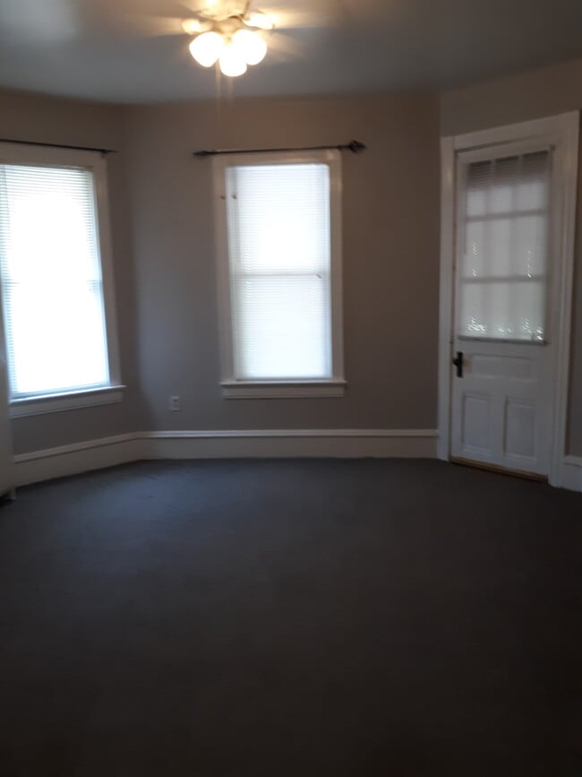 Living room - 414 Walnut St Unit 2nd floor