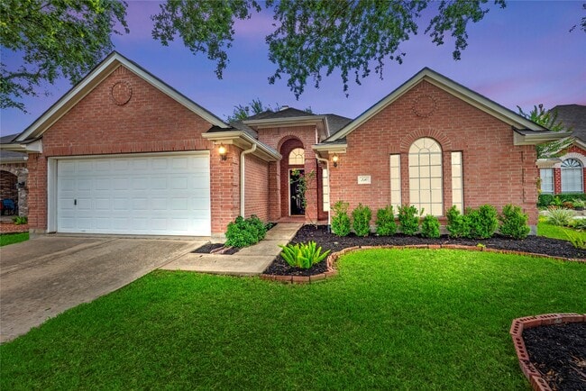 Building Photo - 210 Leisure Dr