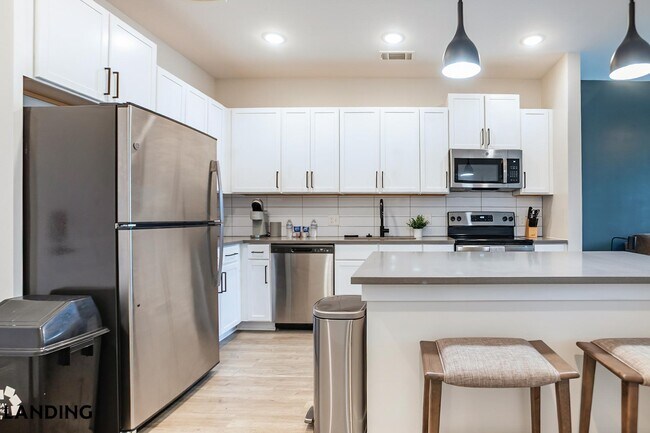 Photo - 1270 Hillcrest Dr Unit 3-3417