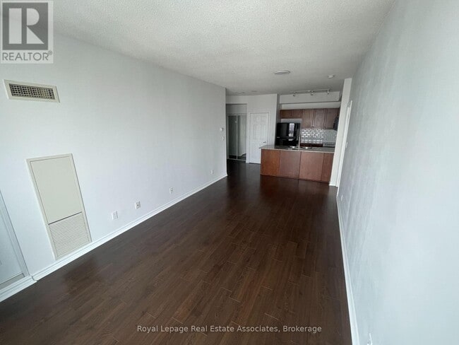 Photo - 3504 Hurontario St Unité 2510