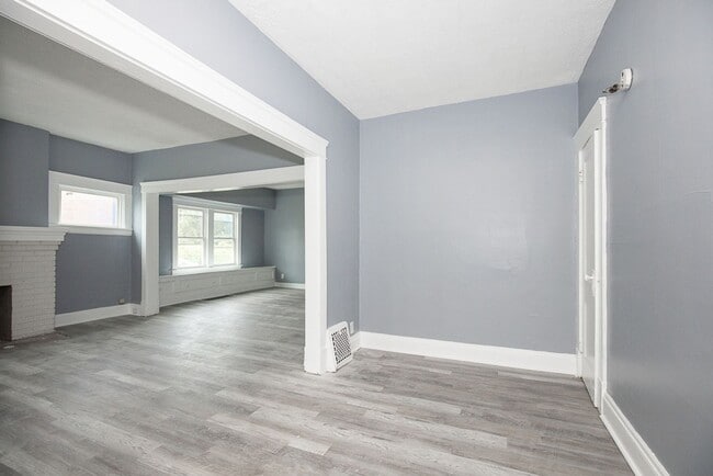 Photo - 9505 Sandusky Ave Unidad Down