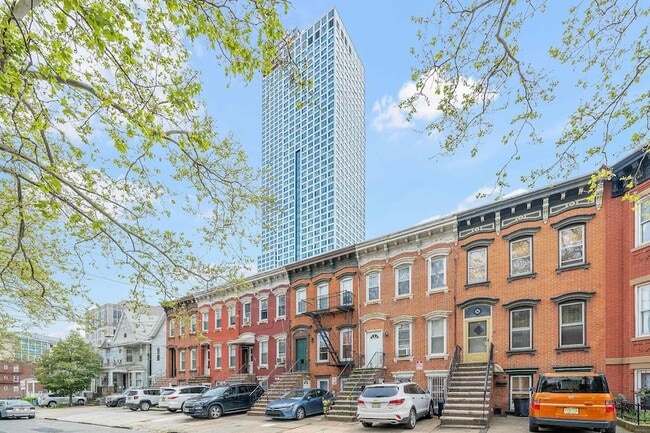 Building Photo - 55 Van Reipen Ave