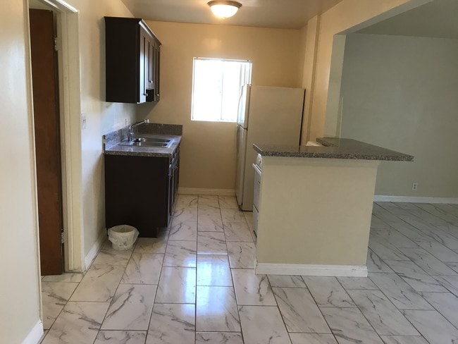 Building Photo - 717 E Santa Fe Ave Unit #6