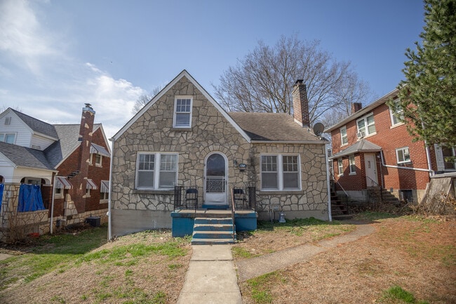 Building Photo - 1214 E Dunklin St