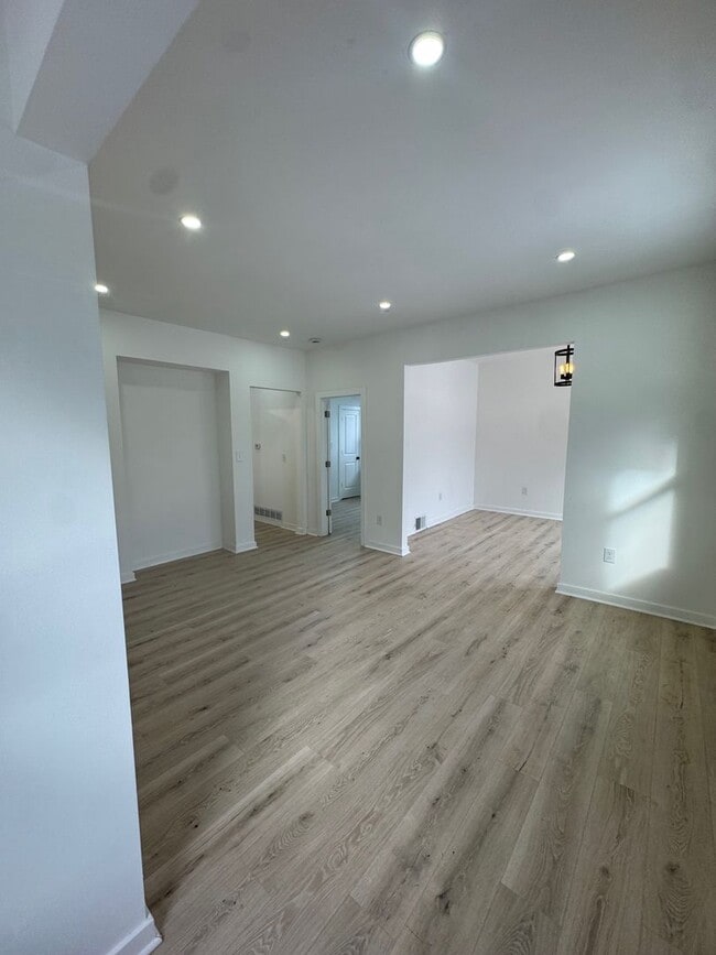 Photo - 3457 N 2nd St Unit Upper