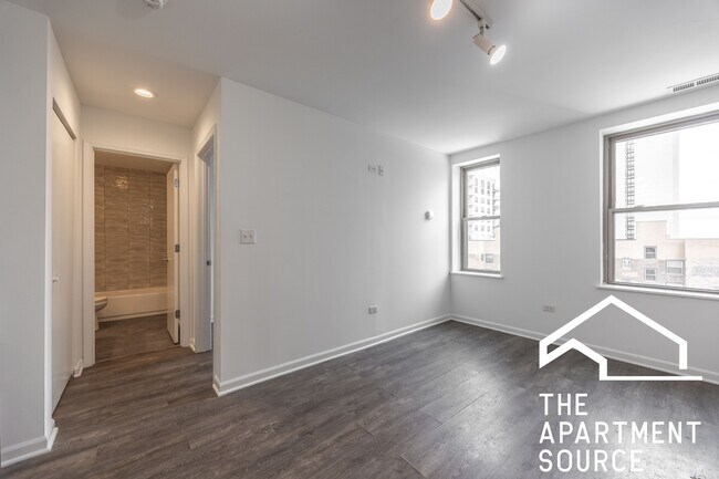 Photo - 940 W Winona St Unit 810