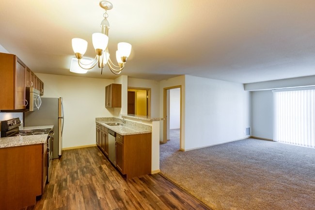 Eagles Landing apartments — community photo