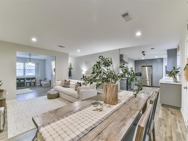 Photo - 401 Reta Dr