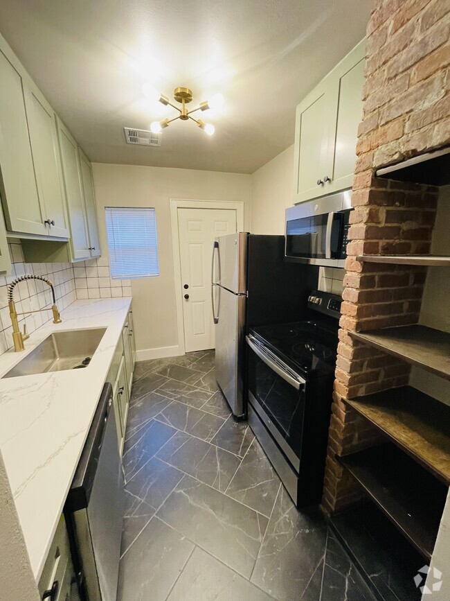 Building Photo - 2538 NW 21st St Unit 2538 Rental