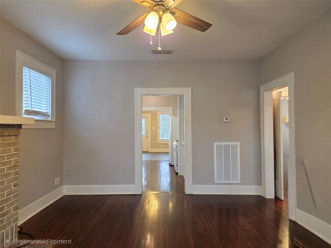 Photo - 206 E 34th St