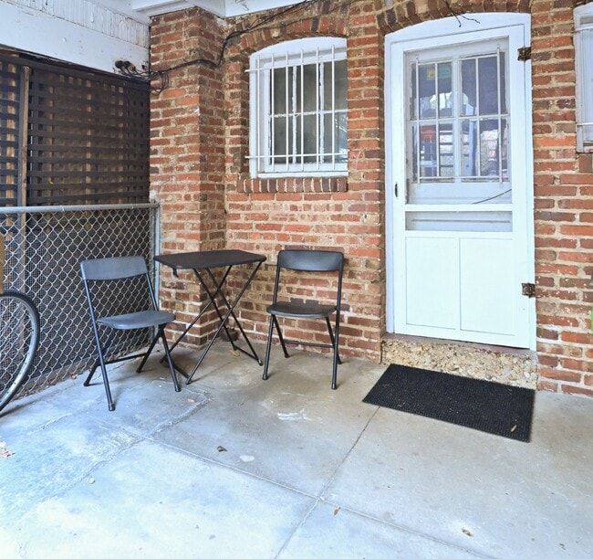 Entry - 2008 Klingle Rd NW Unit Ground Floor