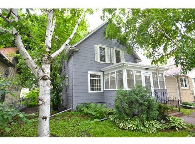 Building Photo - 1039 23rd Ave SE Rental