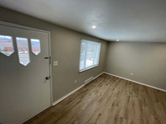 Photo - 3200 Overlook Dr