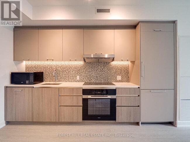 Photo - 8188 Yonge St Unit 202