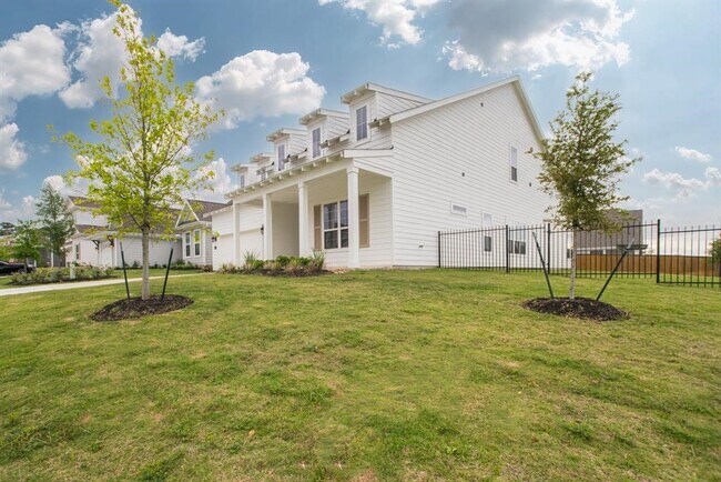 Photo - 2344 Goldenglade Dr