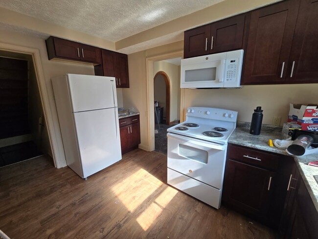 Photo - 459 W 3rd St