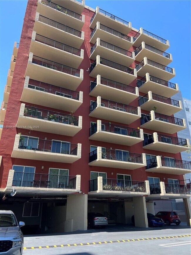 Building Photo - 3410 Coral Wy Unit 404