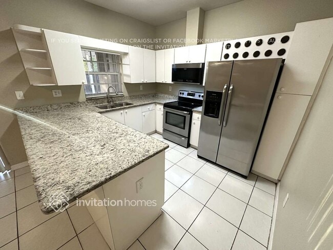 Photo - 16880 SW 141st Ct