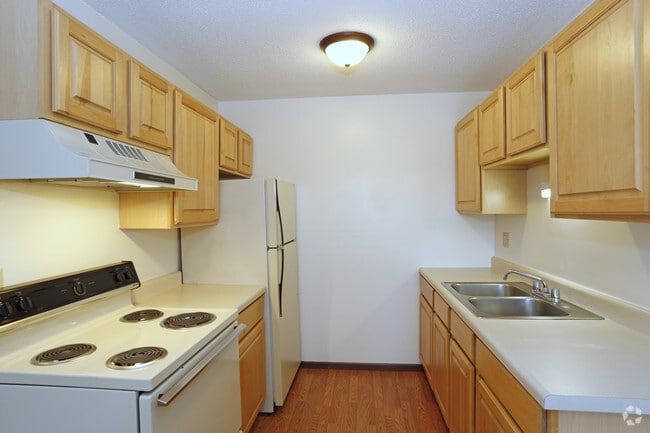 1BR, 1BA - End Apartment - Kitchen