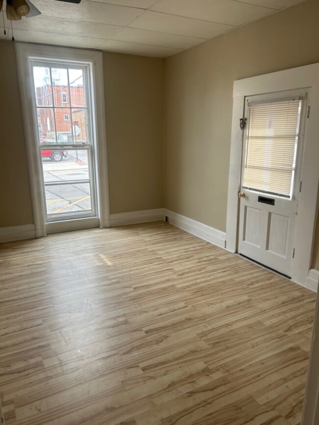 Photo - 46 S Monroe St