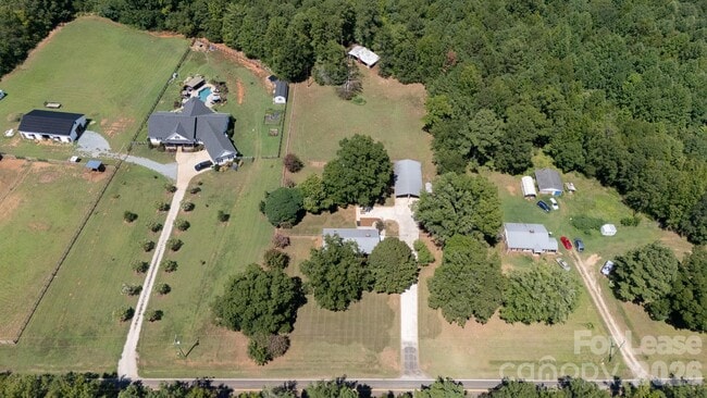 Building Photo - 734 Culp Ferguson Rd