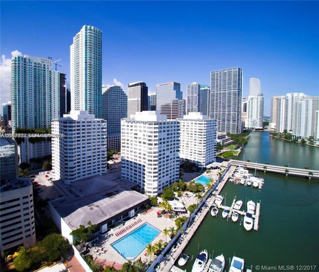 Building Photo - 999 Brickell Bay Dr Unit 1408
