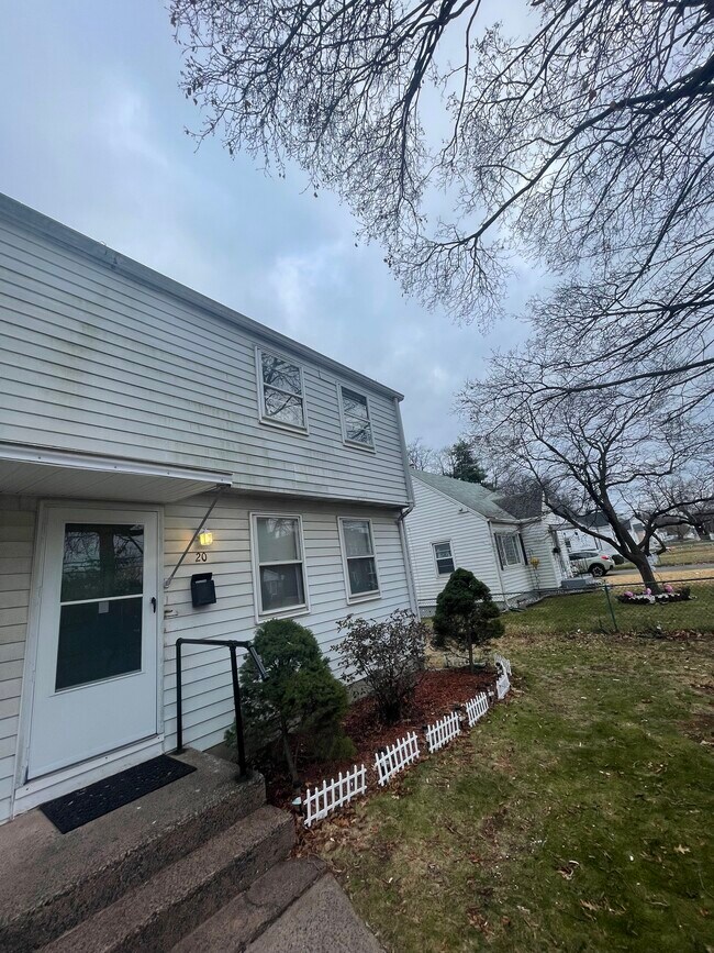 Photo - 20 Mercer Ave