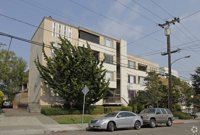 Euclid Ave Apartments - Euclid Ave Apartments