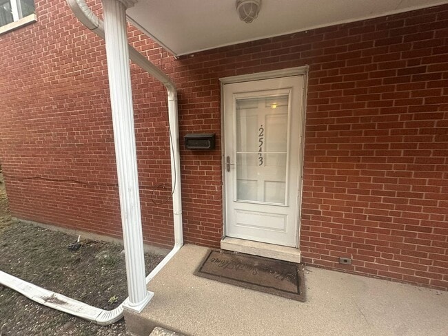 Photo - 2543 Crawford Ave