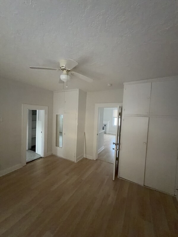 Photo - 2904 W Chestnut St Unit Apt 3