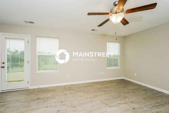 Photo - 3 Bedroom Pet-Friendly Home in Lexington, ...
