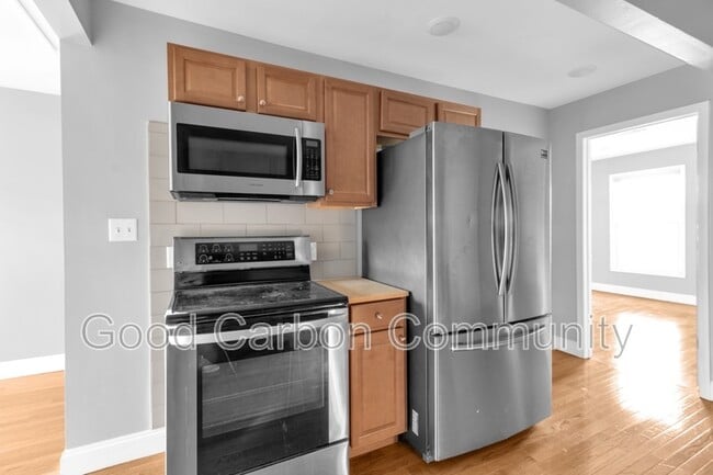 Photo - 84 Crane St Unit 2