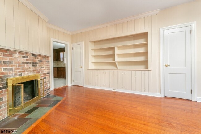 Photo - 27 Ashwood Ave