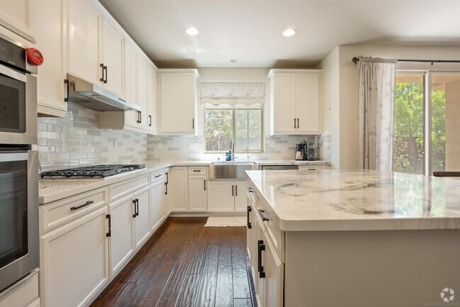 Building Photo - 7098 Sitio Corazon Rental