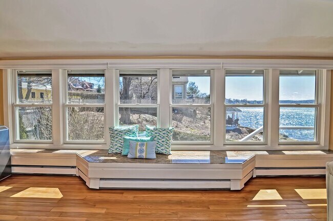 Photo - Waterfront Winter Rental: Sunset Cove (Utilities Included)