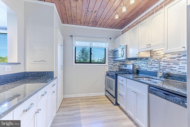 Photo - 53 Skyhill Rd Unit 303